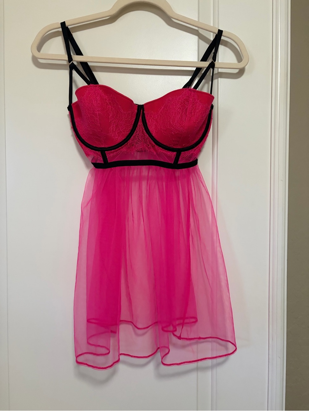 💗🖤Victoria's Secret Sexy Hot Pink Lace & Sheer Babydoll Lingerie Slip💗🖤